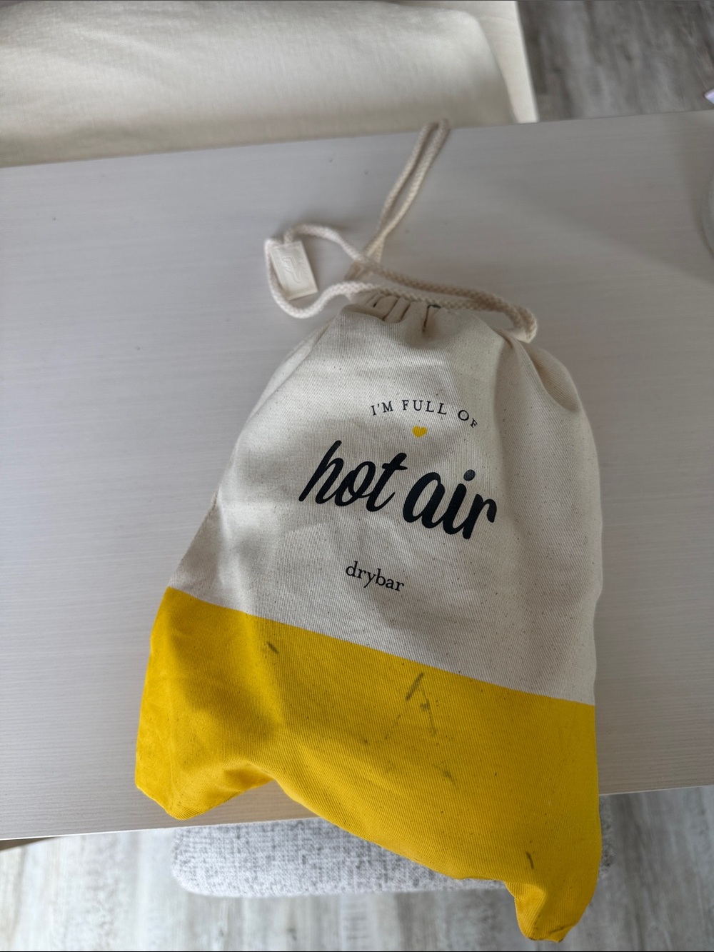 Drybar Travel Blowdryer w Drawstring Pouch